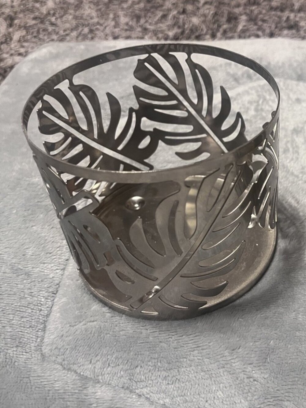 Slatkin & Co. Silver Metal Candle Sleeve Holder Leaves Nature Floral Theme 4 in
